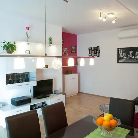 Apartman Luka Traù